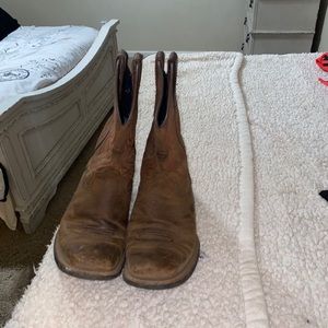 Ariat kids boots size 2.5